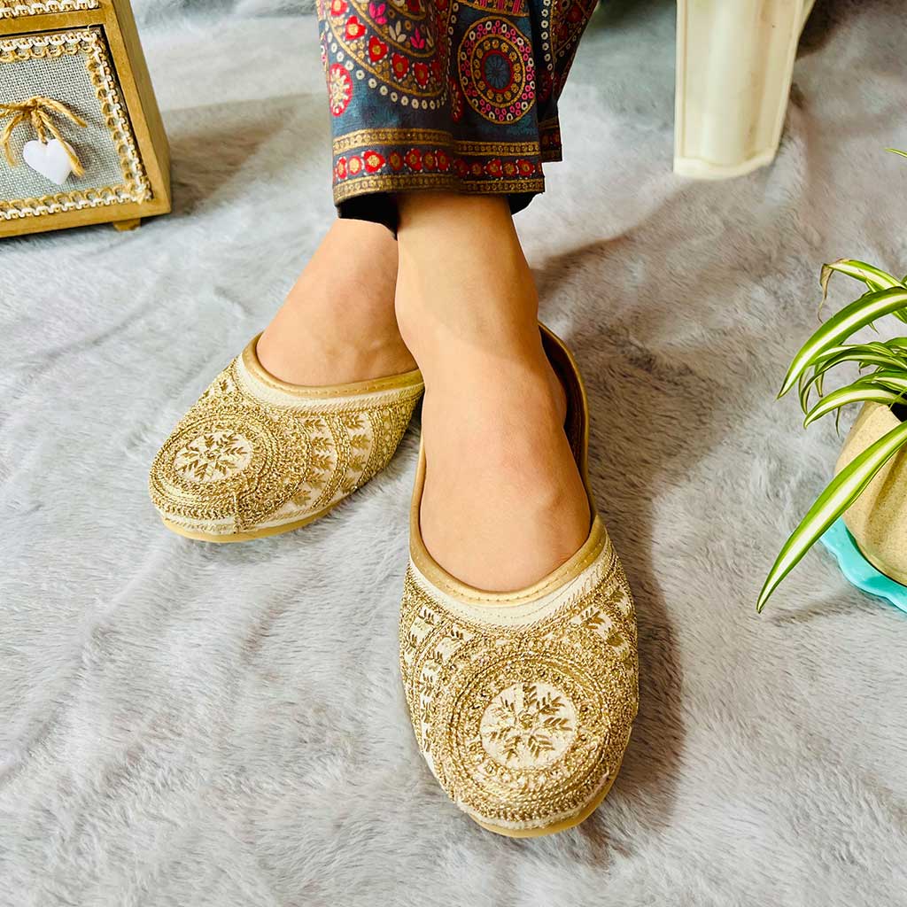 Punjabi Jutti in Kathamndu Nepal