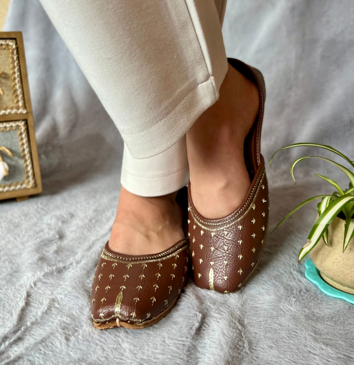 Coffee Color Punjabi Jutti