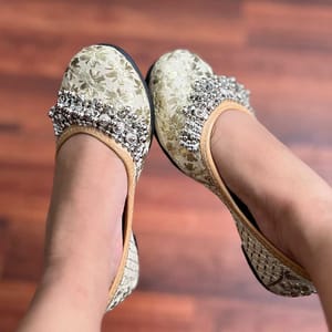 Punjabi Jutti for Kids – Handcrafted Traditional Ethnic Footwear